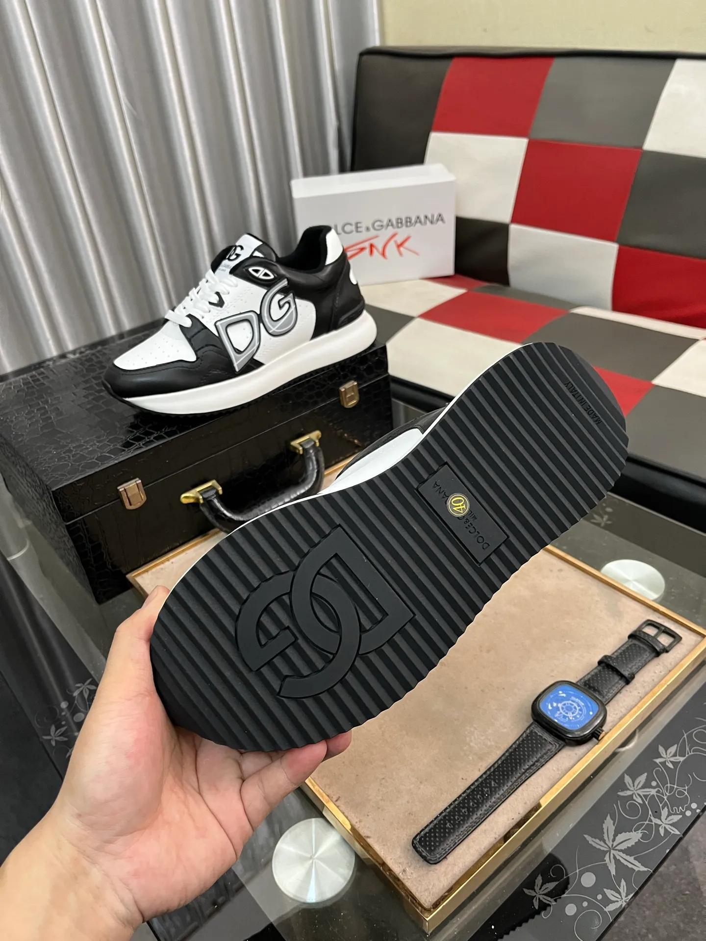 Men's men's shoes💰500⌚️⌚️New Dolce & Gabbana/top original DG heavy industry series, new casual fashion shoes👟Simple and elegant style, fashionable and exclusive👑Fashionable and generous. Upper: Original first-layer calfskin, comfortable sheepskin lining. Original special electroplated combination outsole, exquisite and luxurious, super A level! Compared with the genuine product at the counter, the version is no worse at all💕Size: 38-46